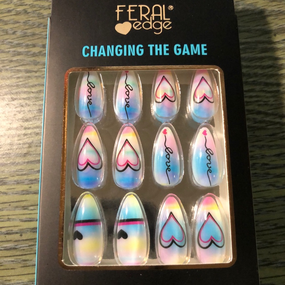 Feral Edge Press-on Glue-on Medium Almond Nails 24pcs